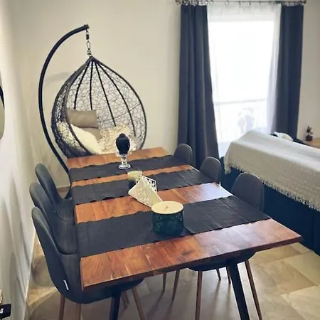 Apartment Minimal 3br In *