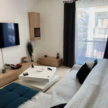 Minimal 3br In Apartment Athens