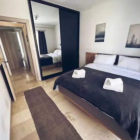 Apartment Minimal 3br In